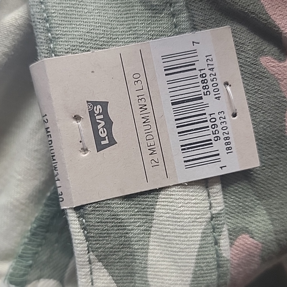 Levi's Pink & Green 721 High Rise Skinny Camo Jeans Size 31 - Picture 8 of 8
